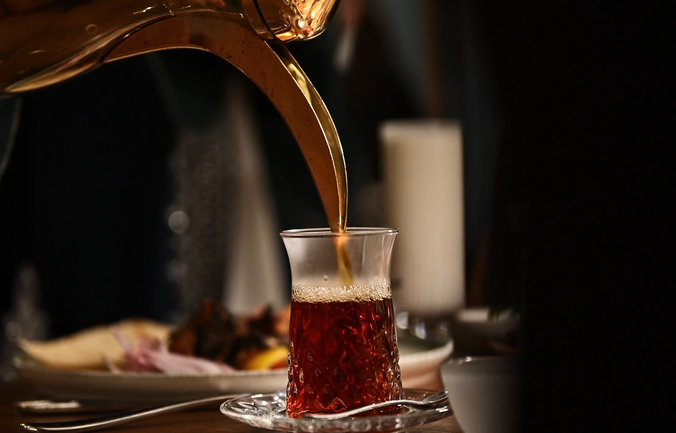 Arlo Restoran’da Kalpten Paylaşılan İftar Sofraları