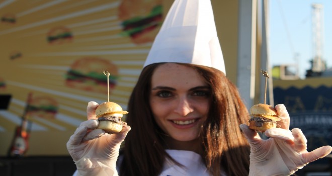 Dünyanın En Ufak Hamburgeri