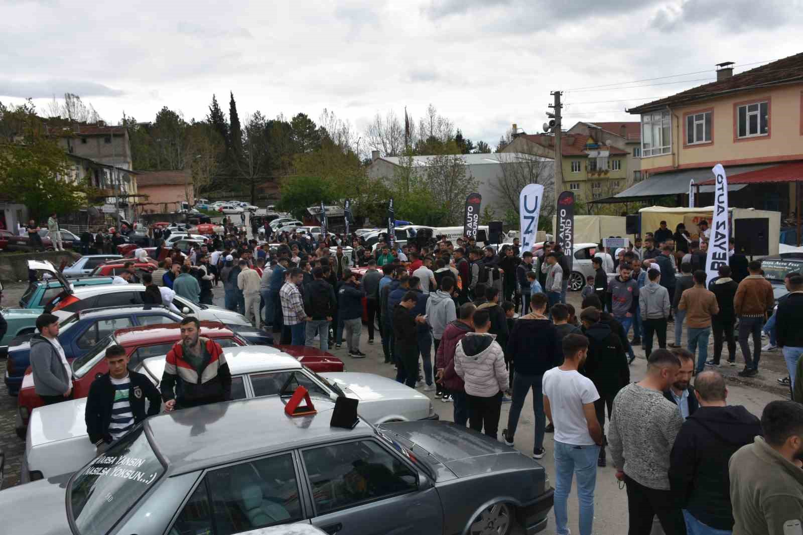 Kastamonu’da 200 modifiyeli aracın sergilendiği fuara yoğun ilgi